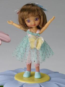 Wilde Imagination - Amelia Thimble - Flutterby - Izzy - Doll